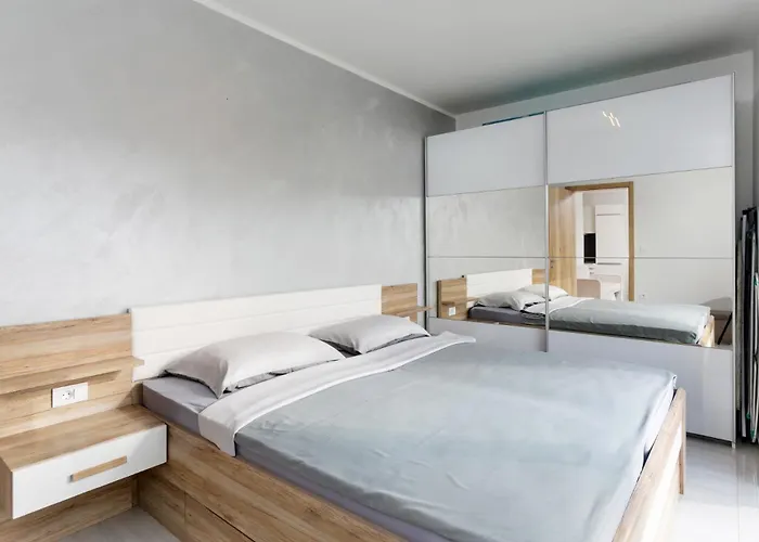 Alex - Ground Floor - Mpolo