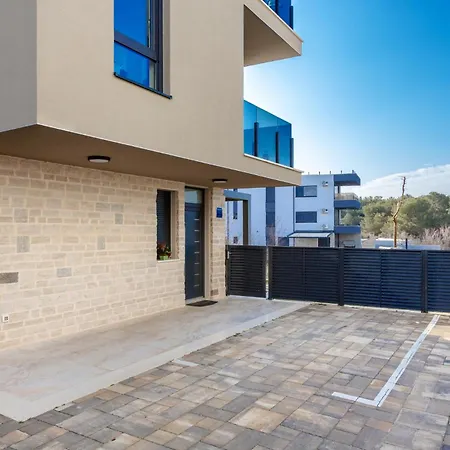Apartment Alex - Ground Floor - Mpolo
